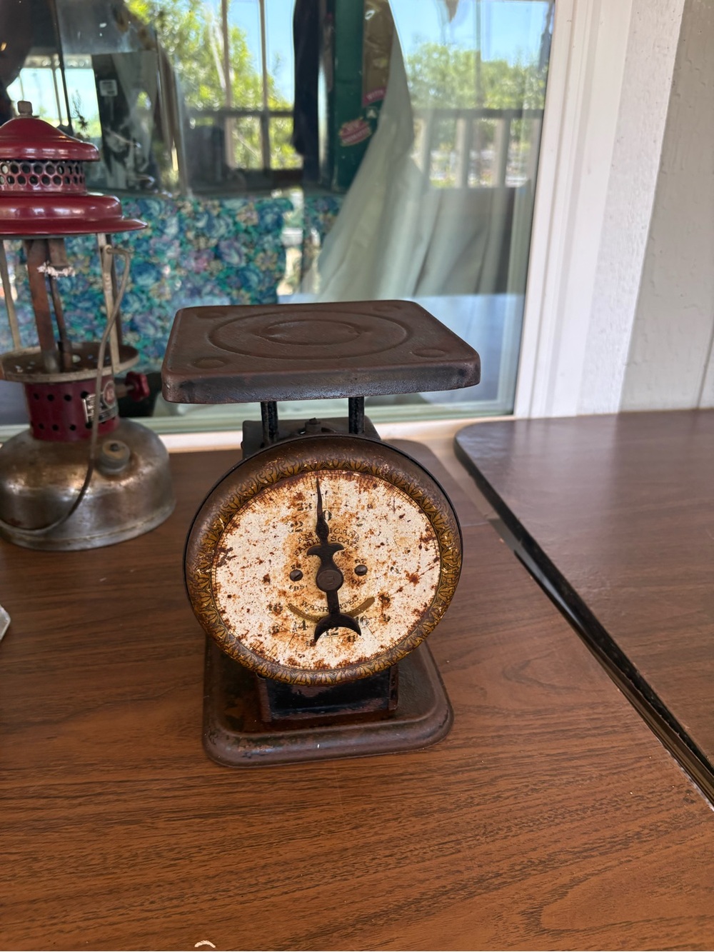 Vintage Rustic Cast Iron Kitchen Scale - Brown & Rust